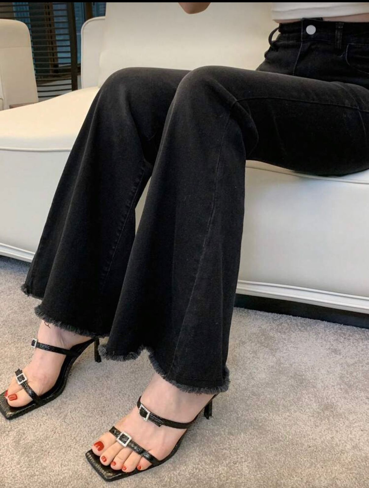 DAZY Women's Vintage High Waist Black Denim Flare Jeans With Frayed Hem, Slimming Design