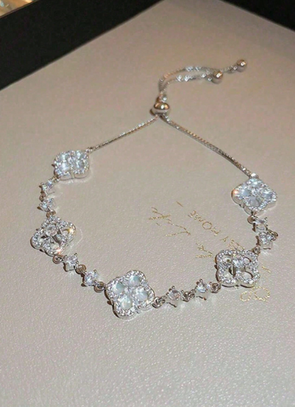 Fashionable Zirconia 4-Petal Flower Bracelet, Adjustable For Women,