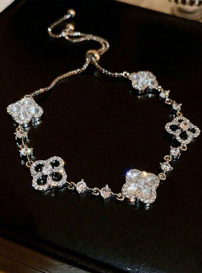Fashionable Zirconia 4-Petal Flower Bracelet, Adjustable For Women,
