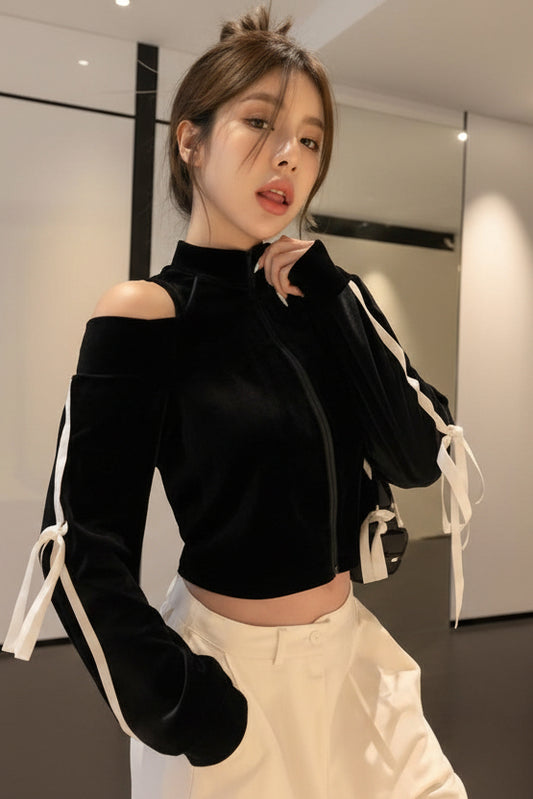 DAZY Women’s Velvet Contrast Color Patchwork Bow Cropped Sweatshirt